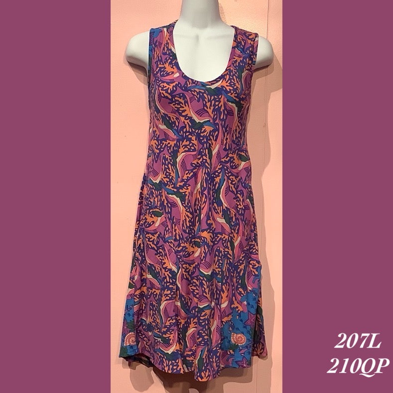 127X - 210QP , Relaxed fit pocket dress plus size