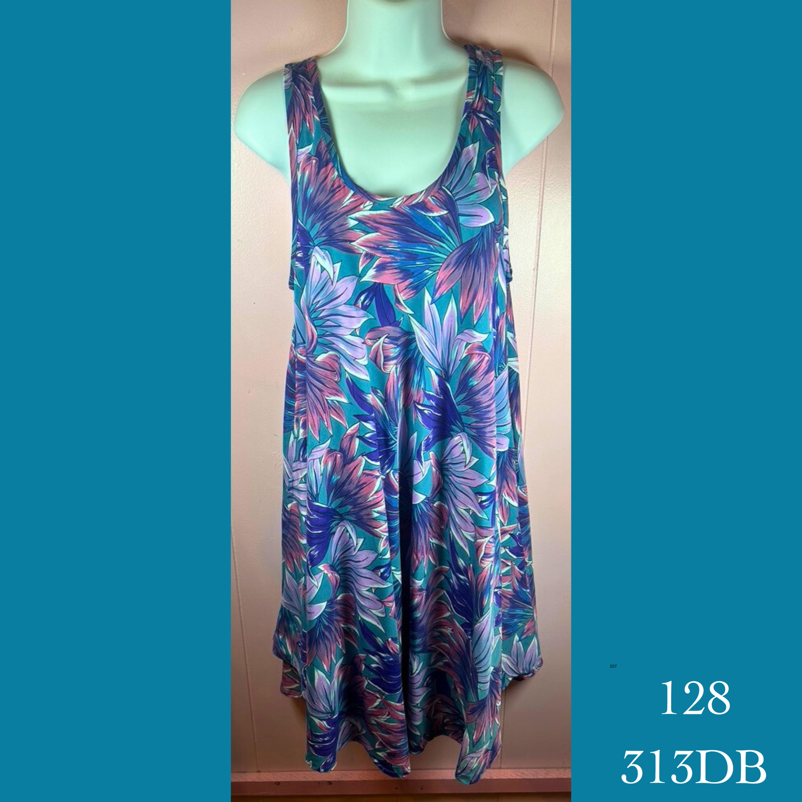 128 - 313DB,  Swing tank dress with pockets and sleeves
