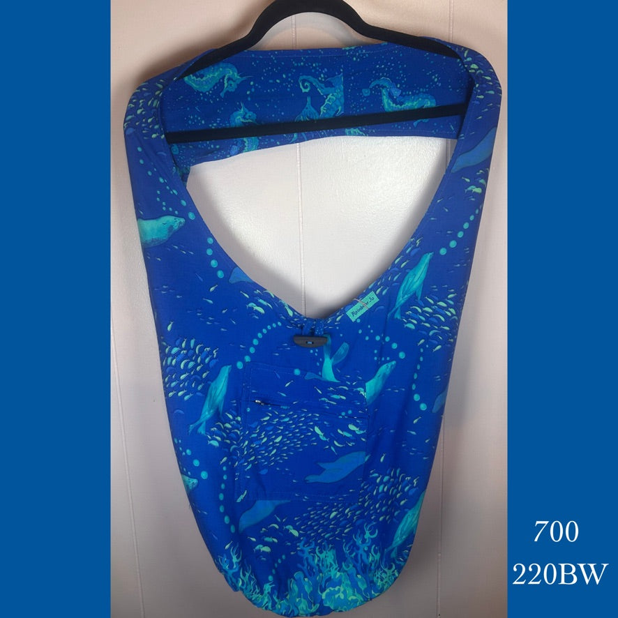 700 - 220BW , Reversible bag with zipper pockets on both sides