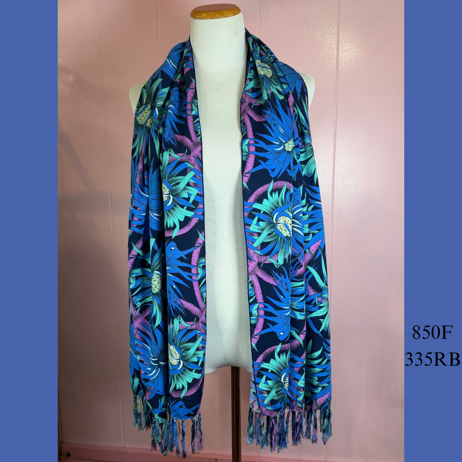 850F - 335RB, Fringed Scarf