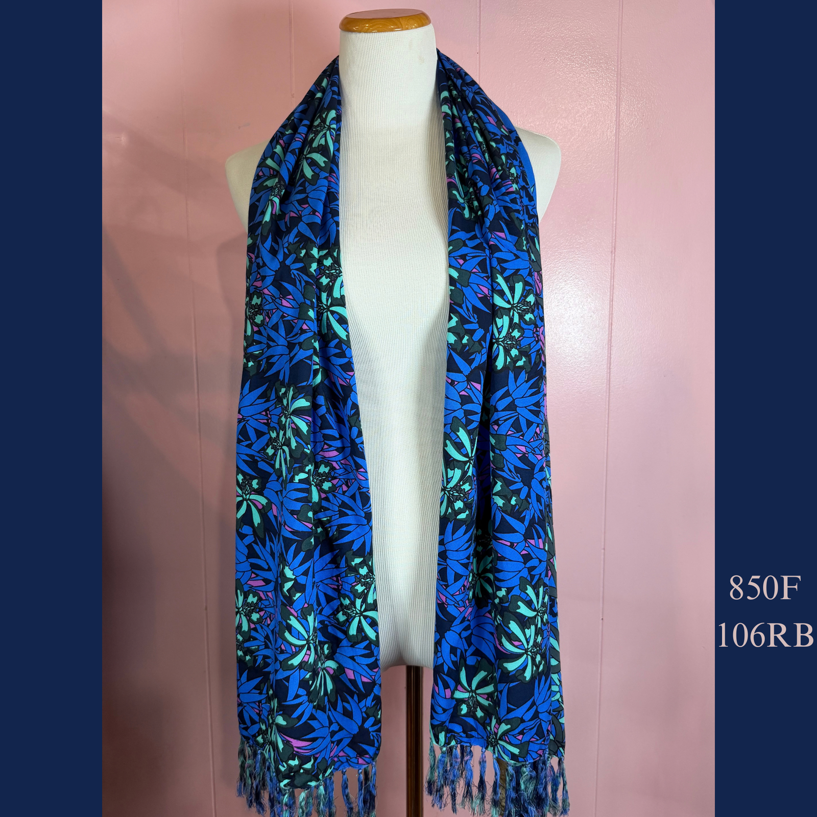 850F - 106RB, Fringed Scarf