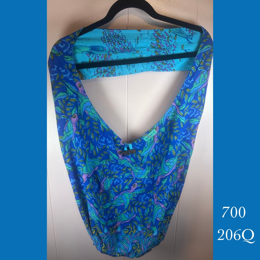 700 - 206QW , Reversible bag with zipper pockets on both sides