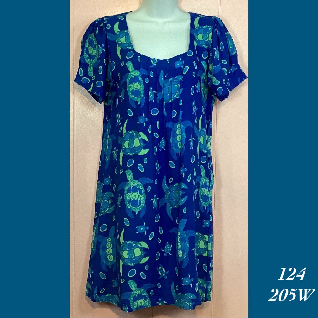 122 - 205W , Pleated sleeved dress with pockets