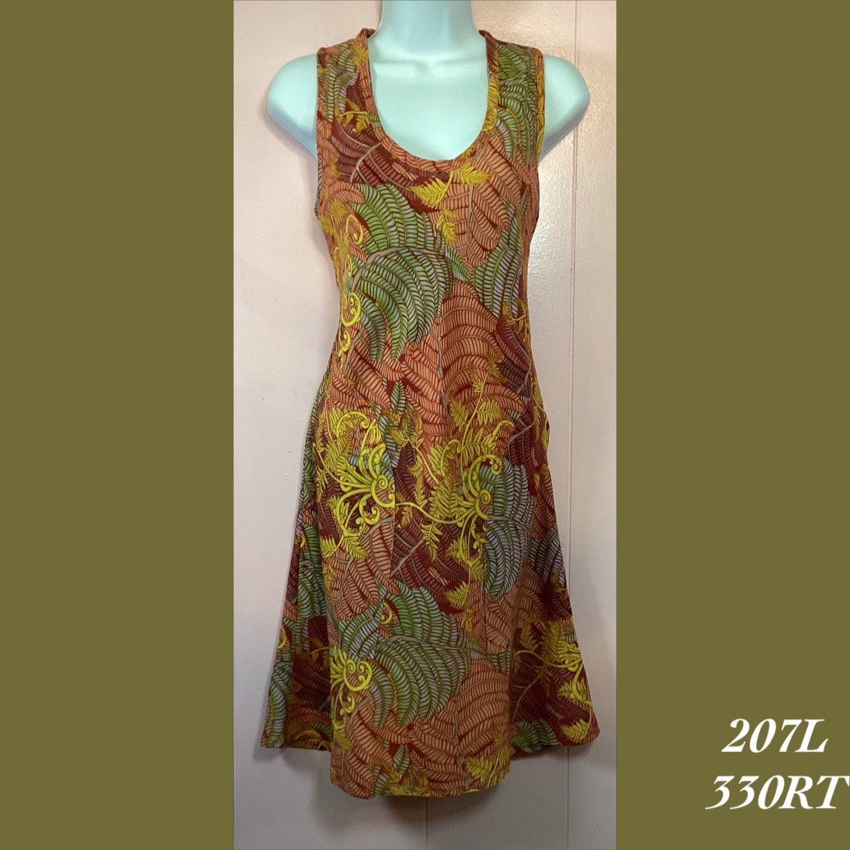 207LX - 330RT . Relaxed fit pocket dress plus size