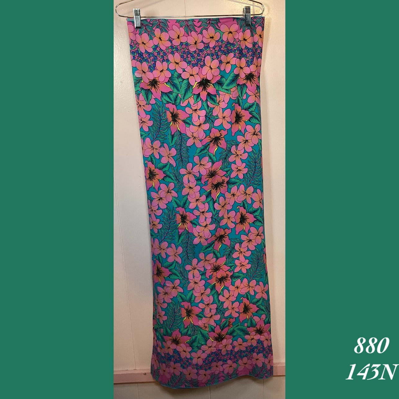 880 - 143N , Sarong