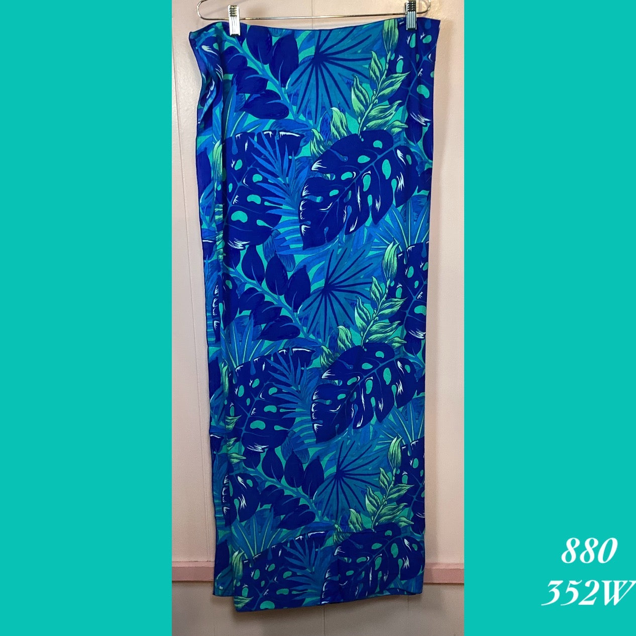 880 - 352W , Sarong