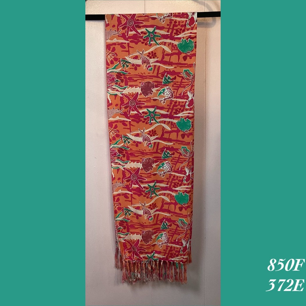 850F - 372E , Fringed scarf
