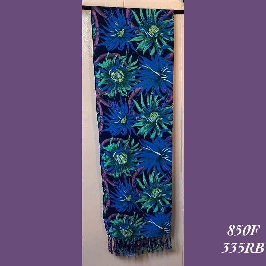 850F - 335RB , Fringed scarf