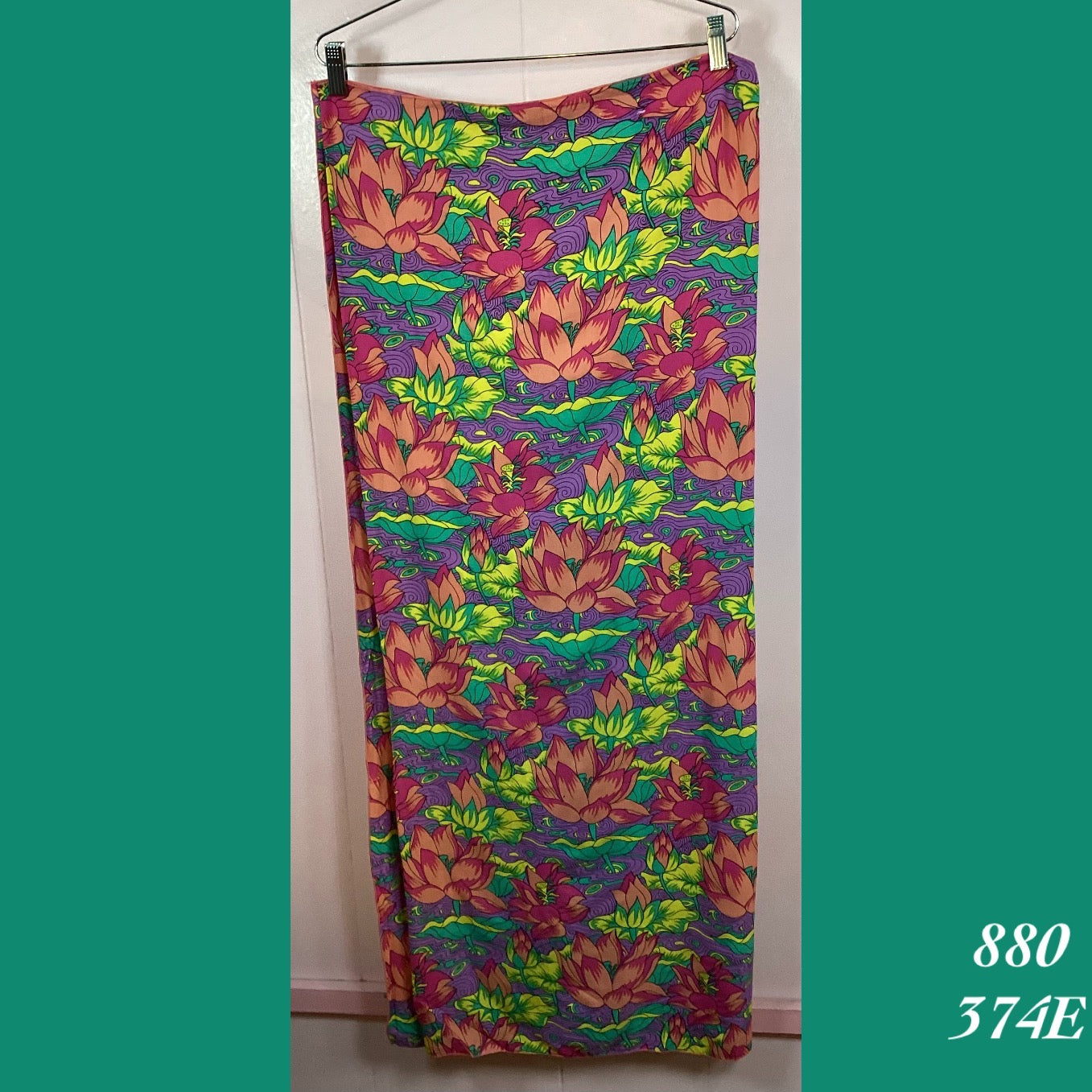 880 - 374E , Sarong