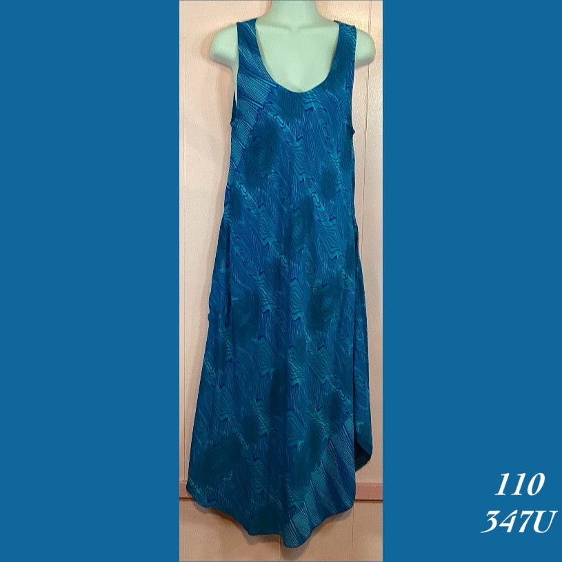 110 - 347U , Resort Dress with pockets and scalloped hemline