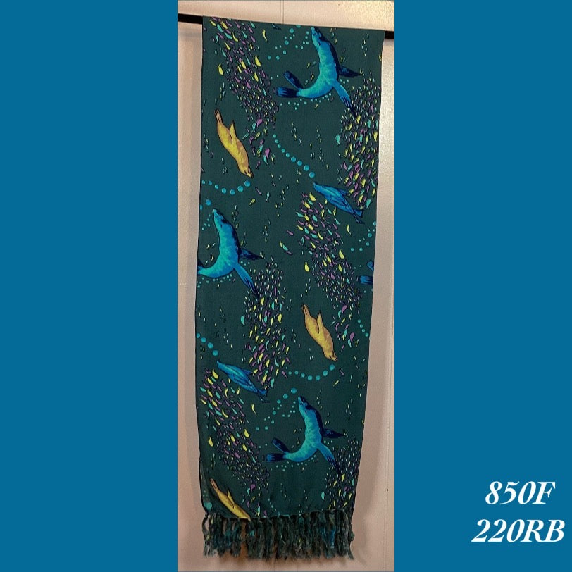 850F - 220RB , Fringed scarf