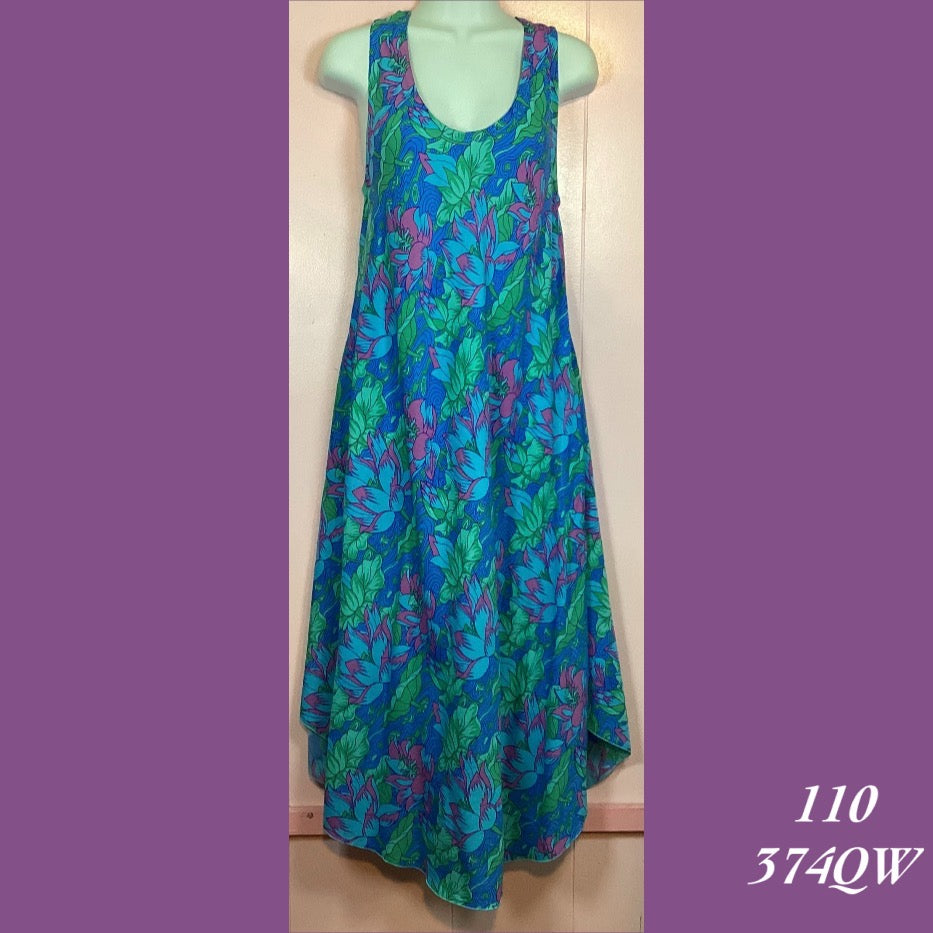 110 - 374QW , Resort Dress with pockets and scalloped hemline