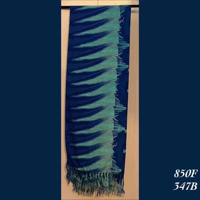 850F - 347B , Fringed scarf