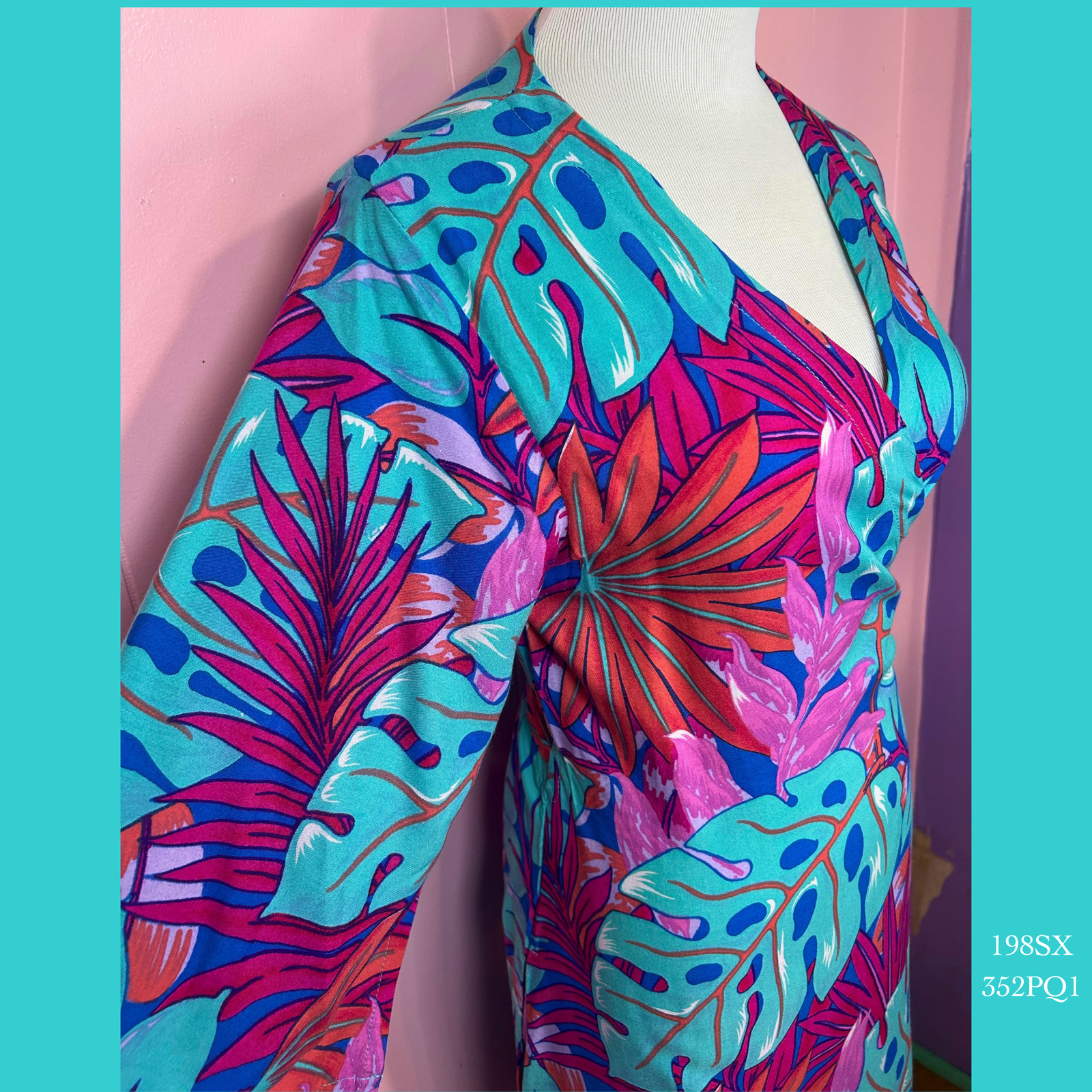 198SX- 352PQ1 , Plus Size Kimono Robe with Pockets