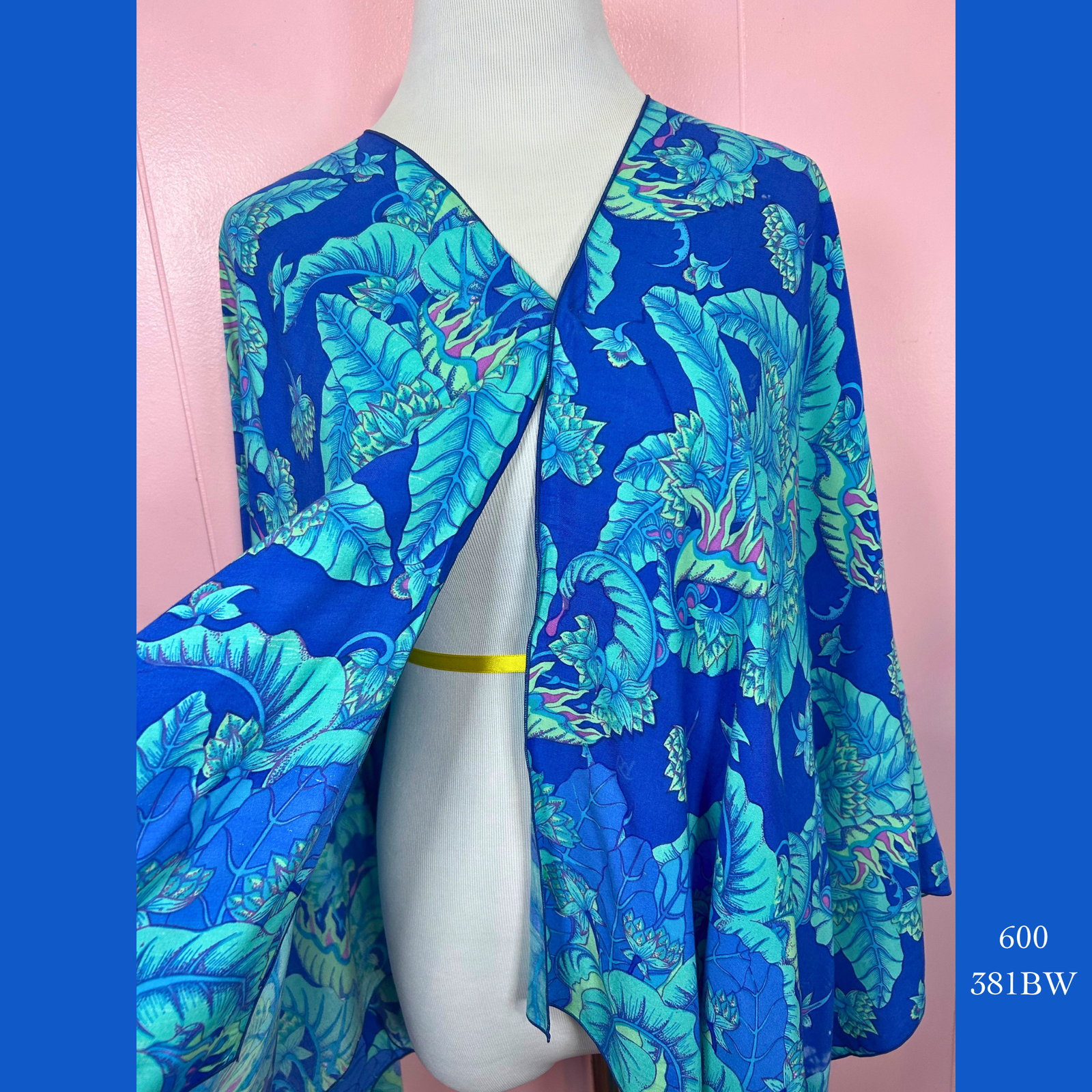 600 - 381BW, Shoulder Wrap Sarong