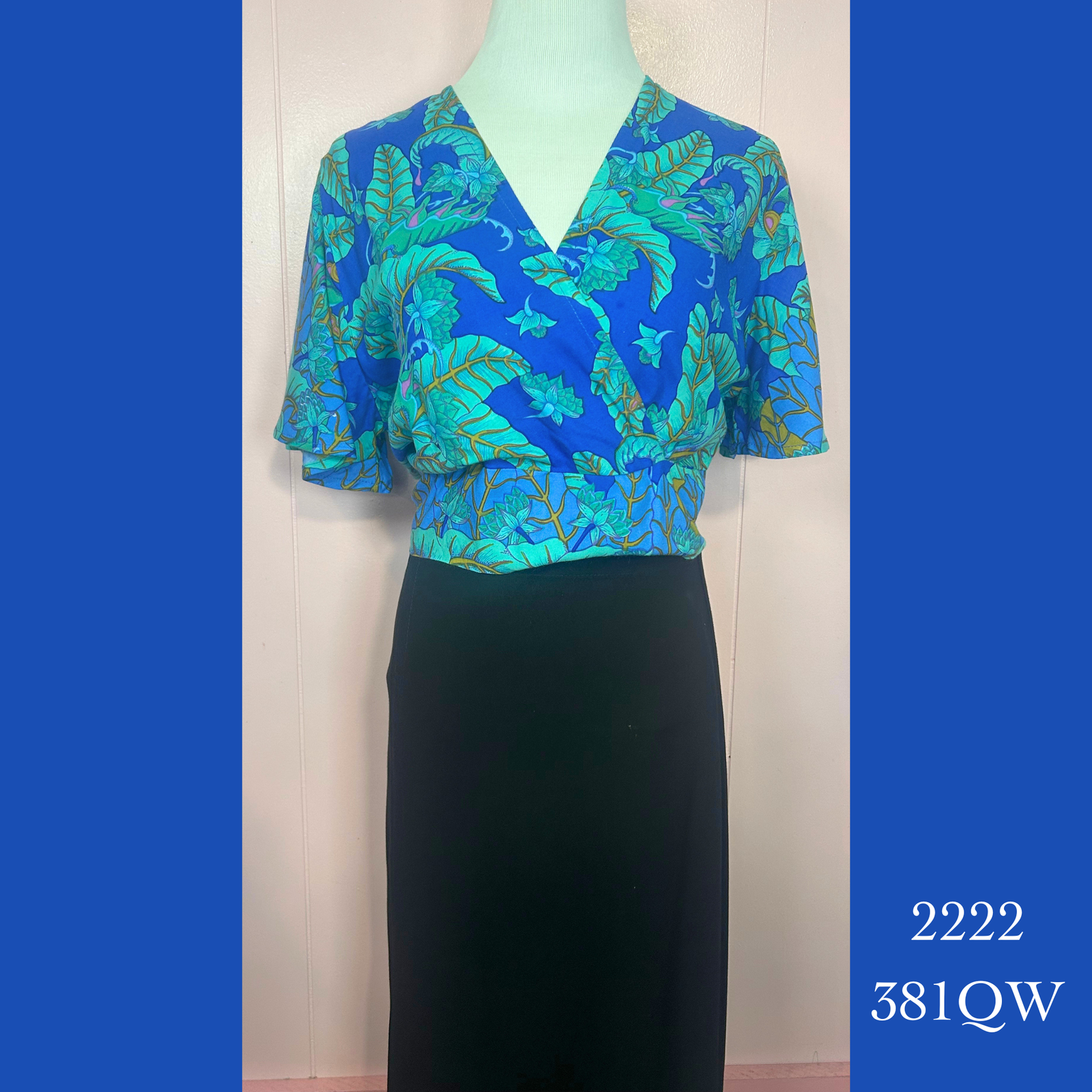 2222 - 381QW , Bell Sleeved Cross Front Top