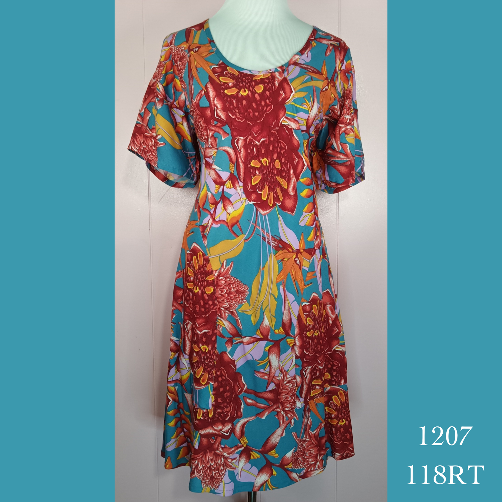 1207X - 118RT , Relaxed fit pocket dress with sleeves plus size