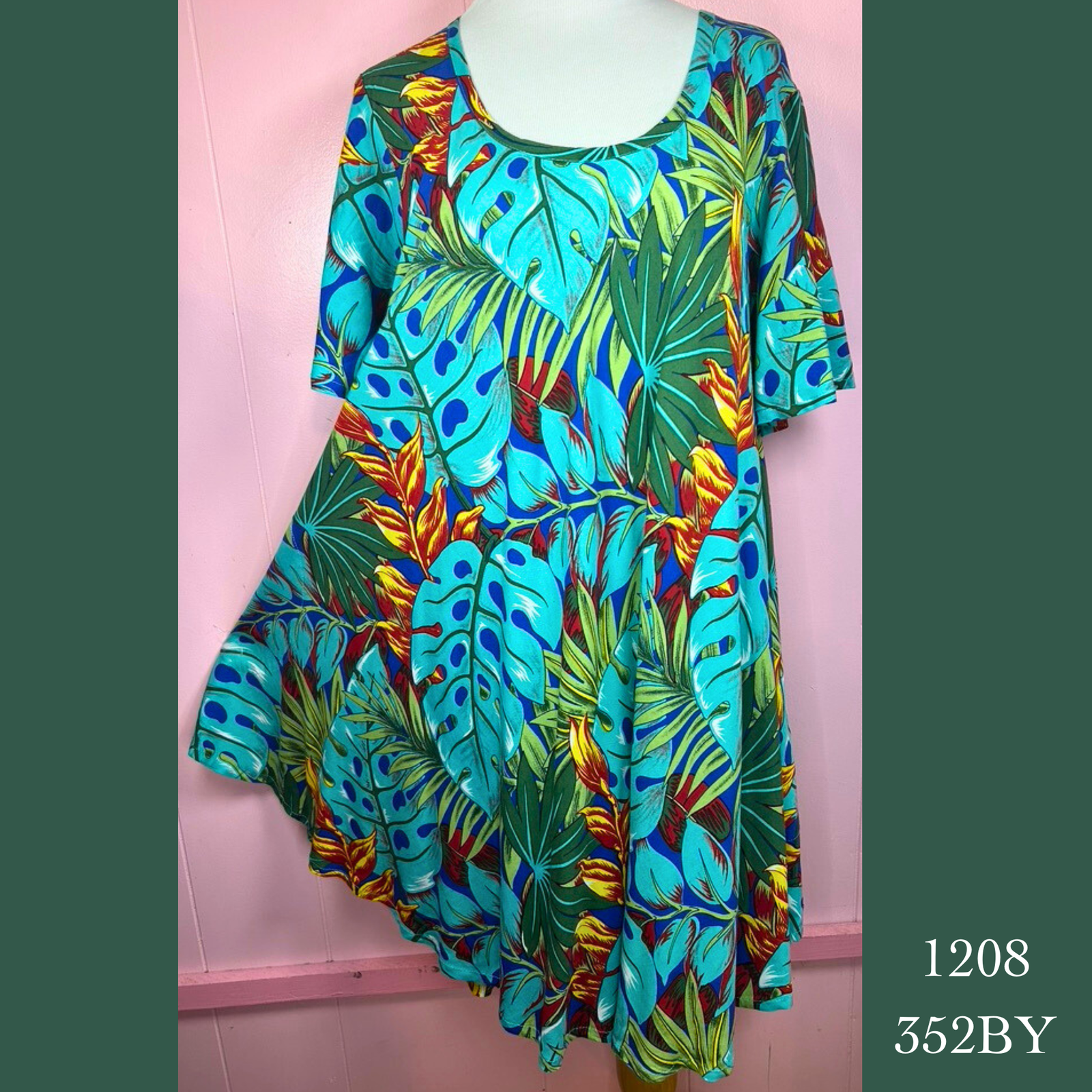1208 - 352BY , Swing tank dress with pockets and sleeves