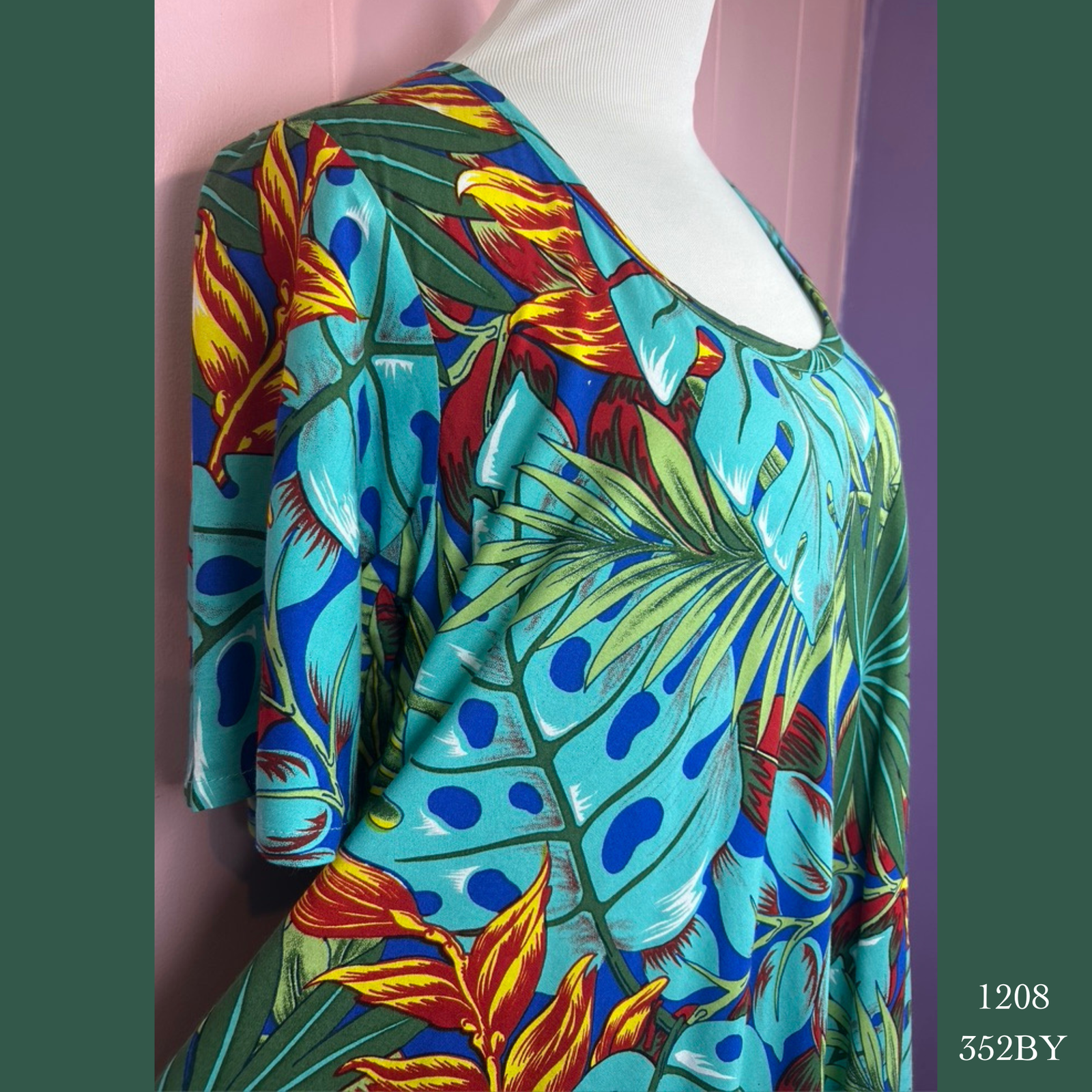 1208 - 352BY , Swing tank dress with pockets and sleeves
