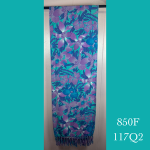850F - 117Q2 , Fringed scarf