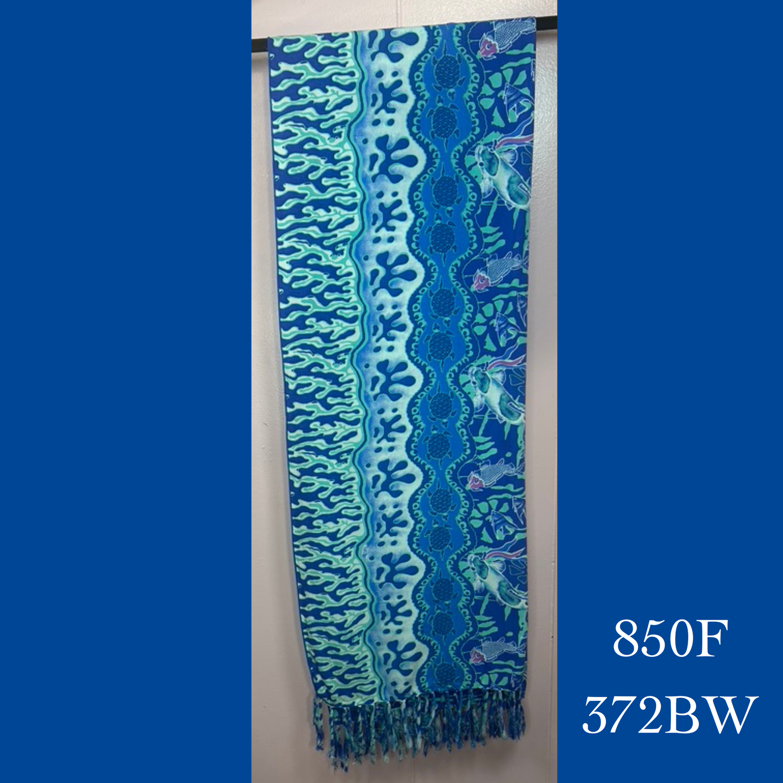 850F - 372BW , Fringed scarf