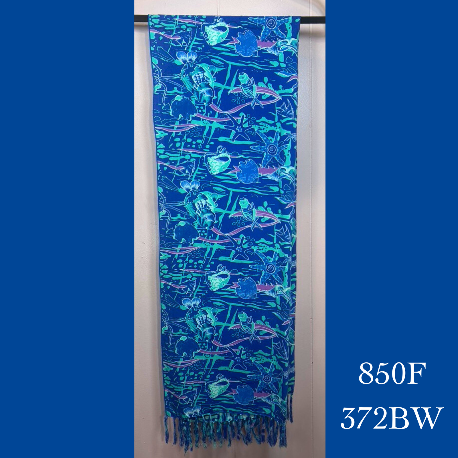 850F - 372BW , Fringed scarf