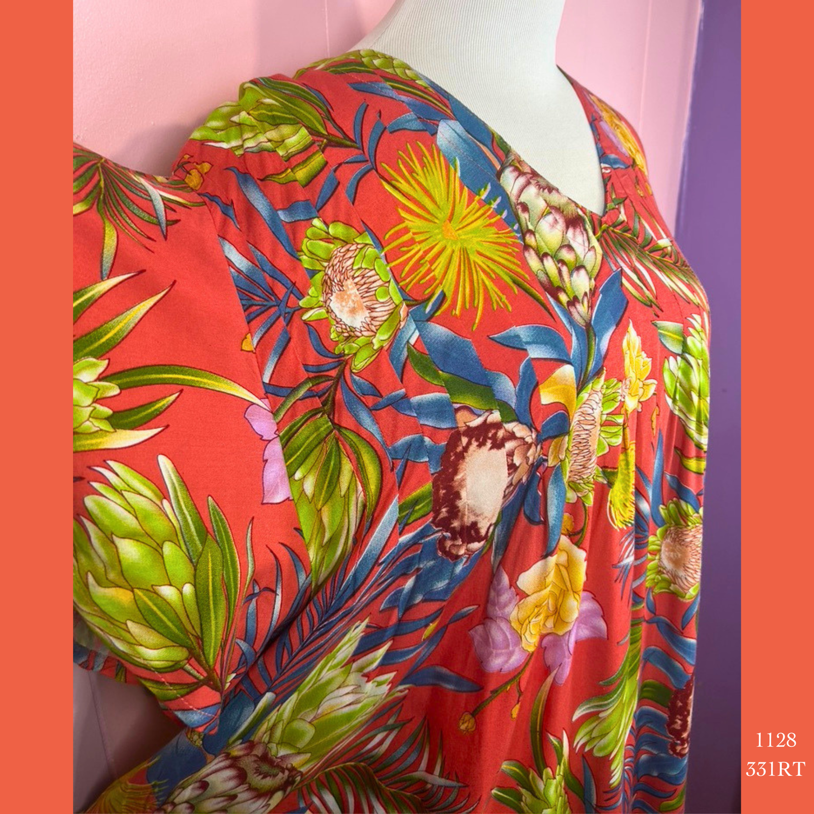 1128 - 331RT , Pleated caftan rounded bottom with pockets