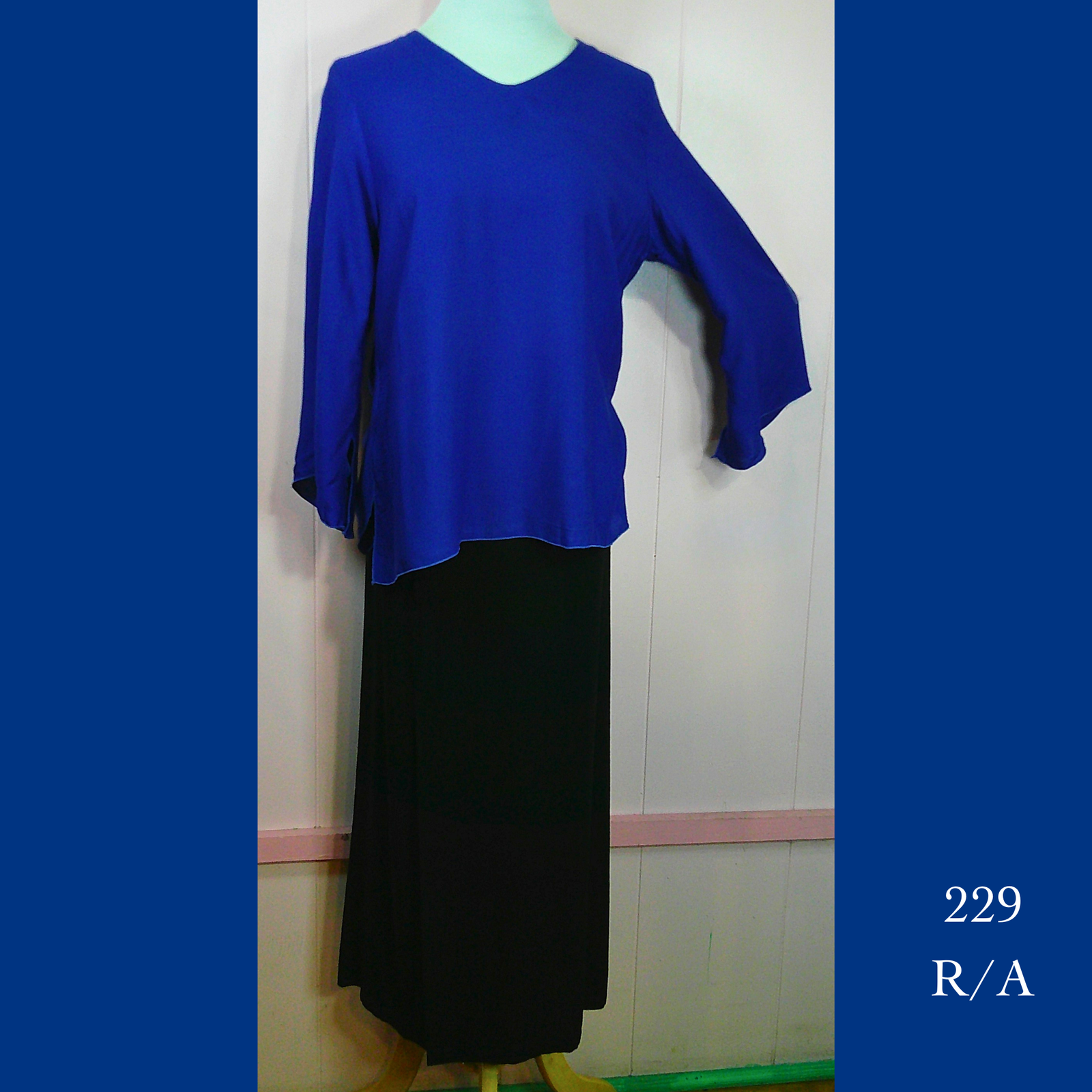 229 - R/A, V Neck Tunic Top