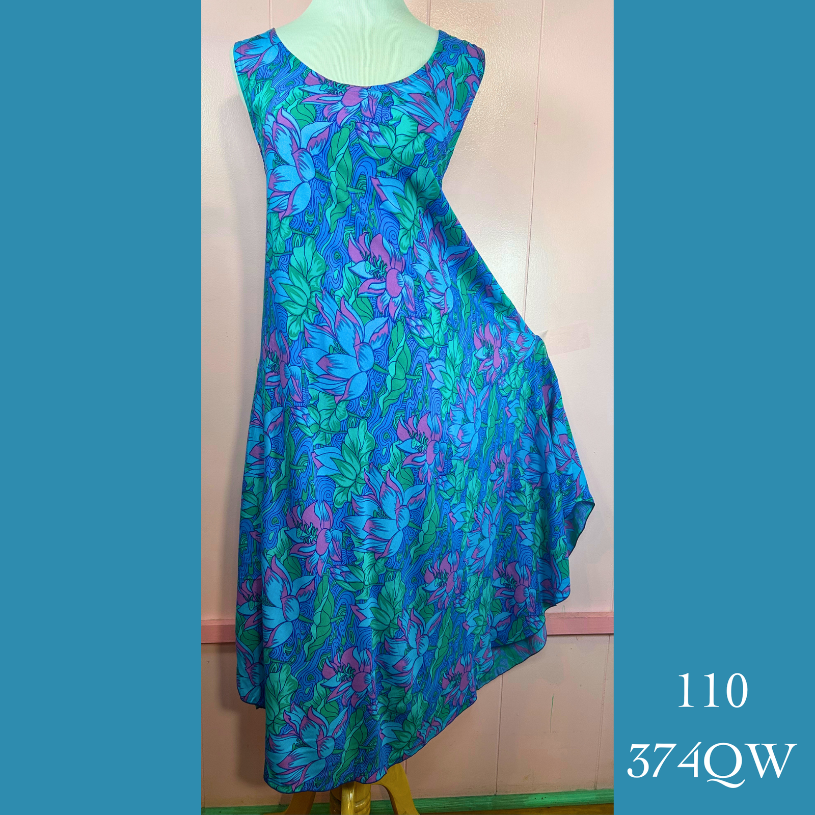 110 - 374QW , Resort Dress with Pockets