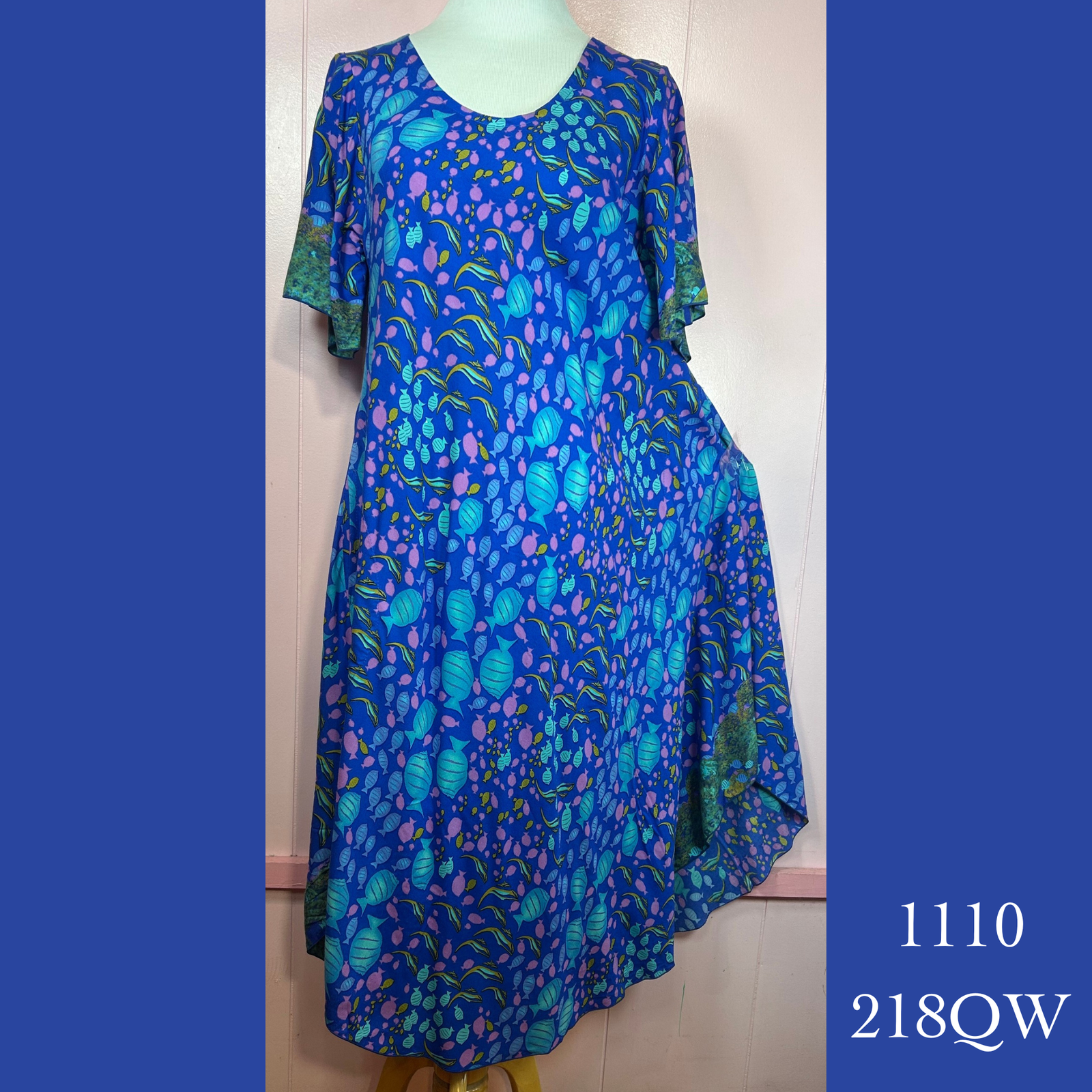 1110 - 218QW , Resort Dress with Pockets and Sleeves