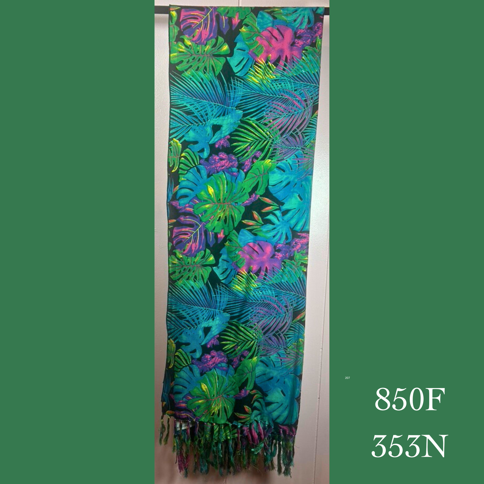 850F - 353N , Fringed scarf
