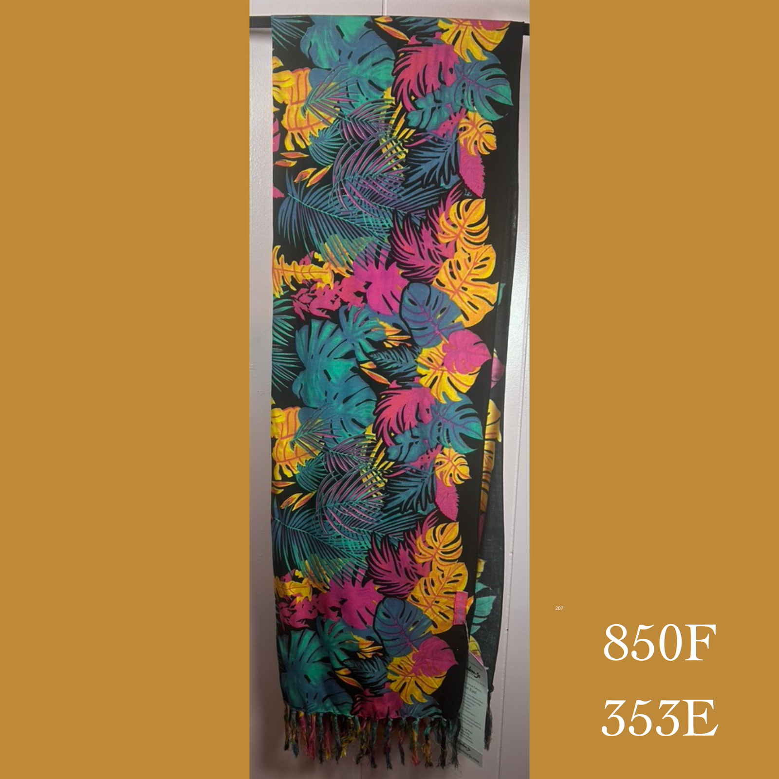 850F - 353E , Fringed scarf