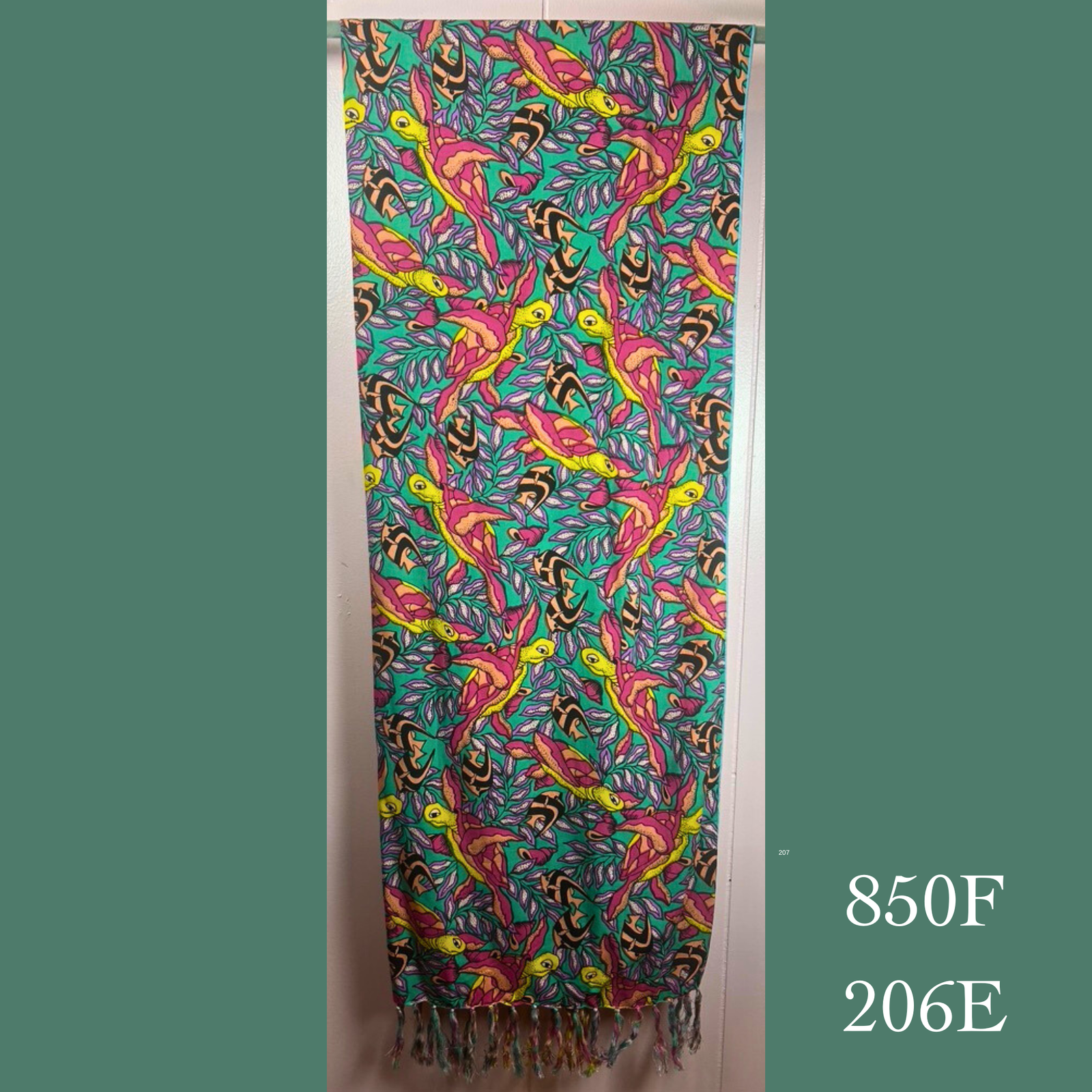 850F - 206E, Fringed scarf