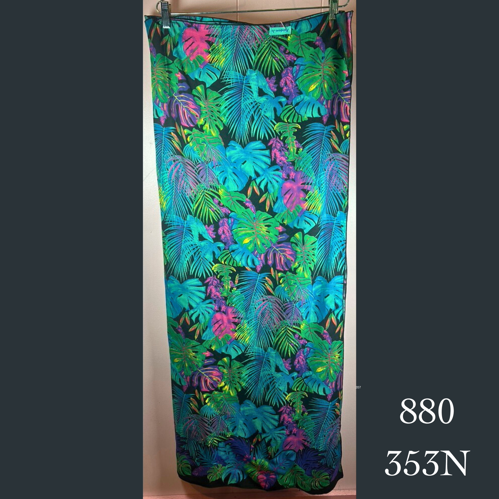 880 - 353N, Sarong