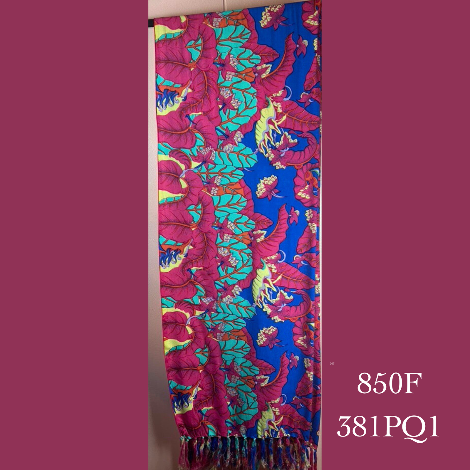 850F - 381PQ1, Fringed scarf