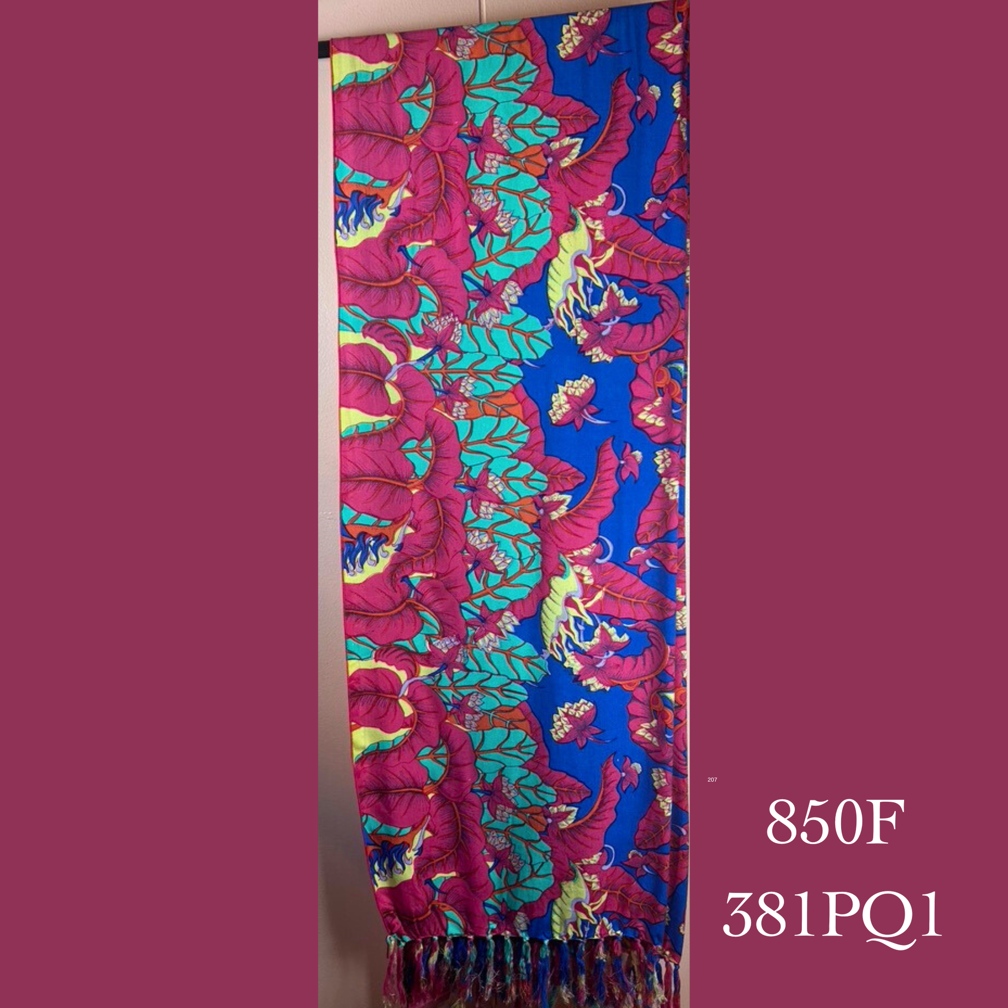 850F - 381PQ1, Fringed scarf