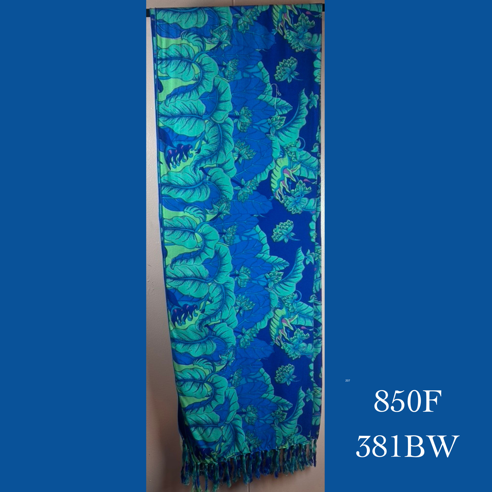 850F - 381BW , Fringed scarf