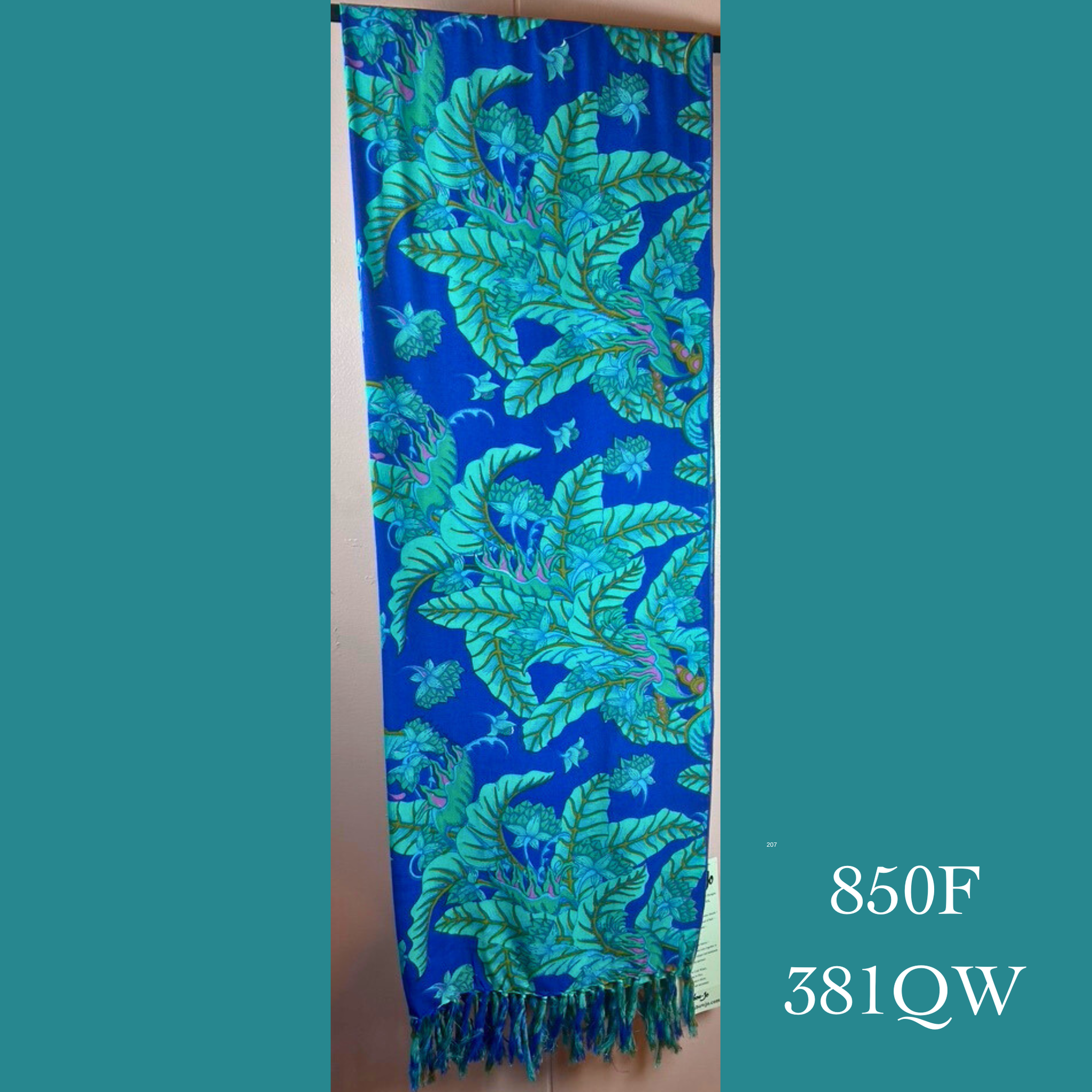 850F - 381QW , Fringed scarf