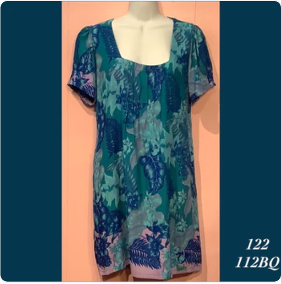 122 - 112BQ , Pleated sleeved dress with pockets