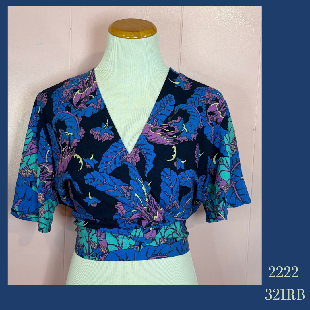 2222 - 381RB, Bell Sleeved Cross Front Top