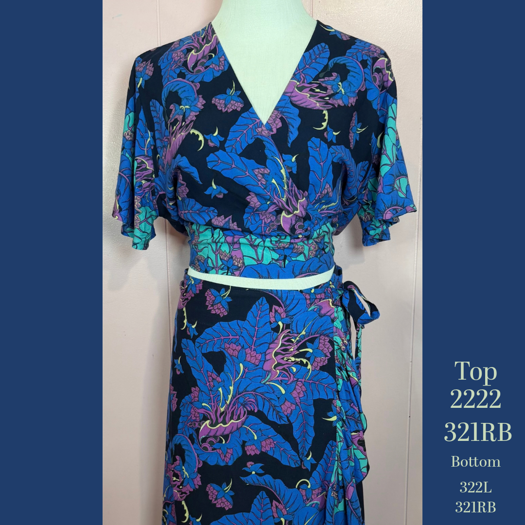 2222 - 381RB, Bell Sleeved Cross Front Top