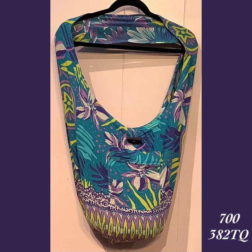 700 - 382TQ , Reversible bag with zipper pockets on both sides