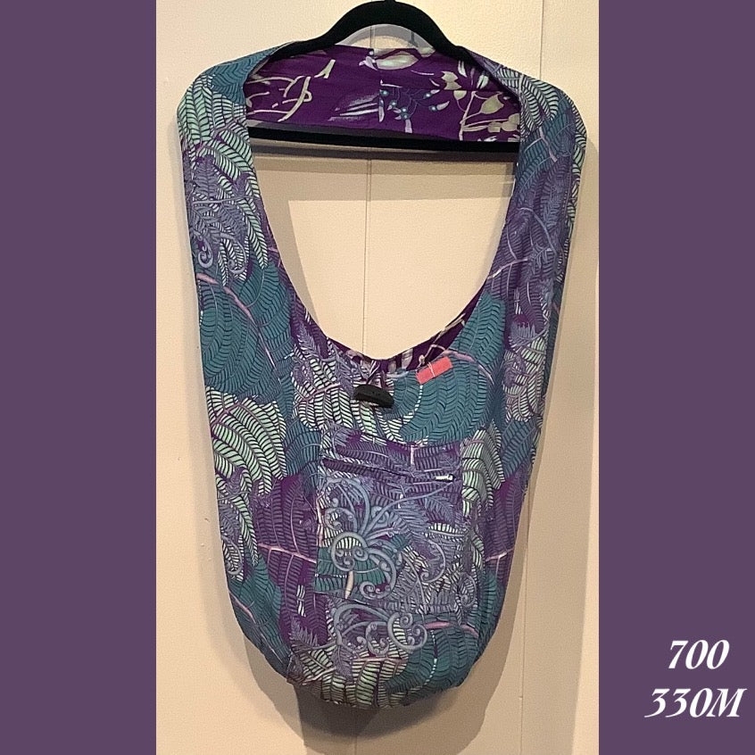 700 - 330M , Reversible bag with zipper pockets on both sides