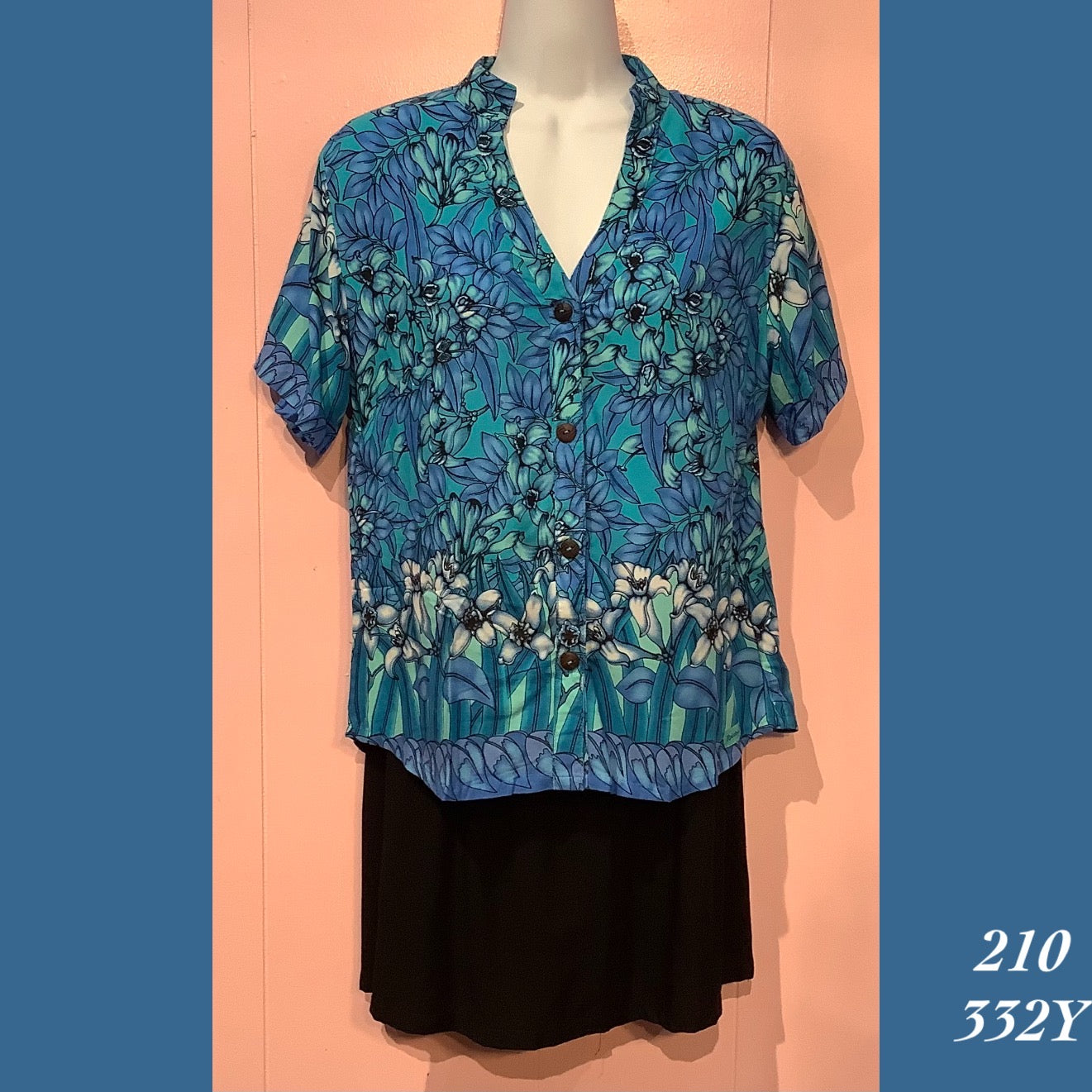210 - 332Y ,  Resort collar button blouse